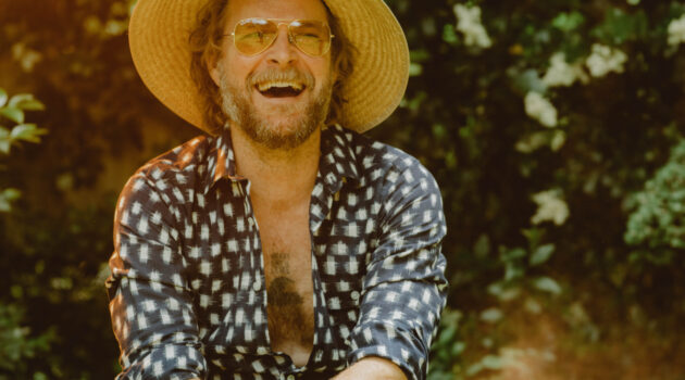 Hiss Golden Messenger having a laugh